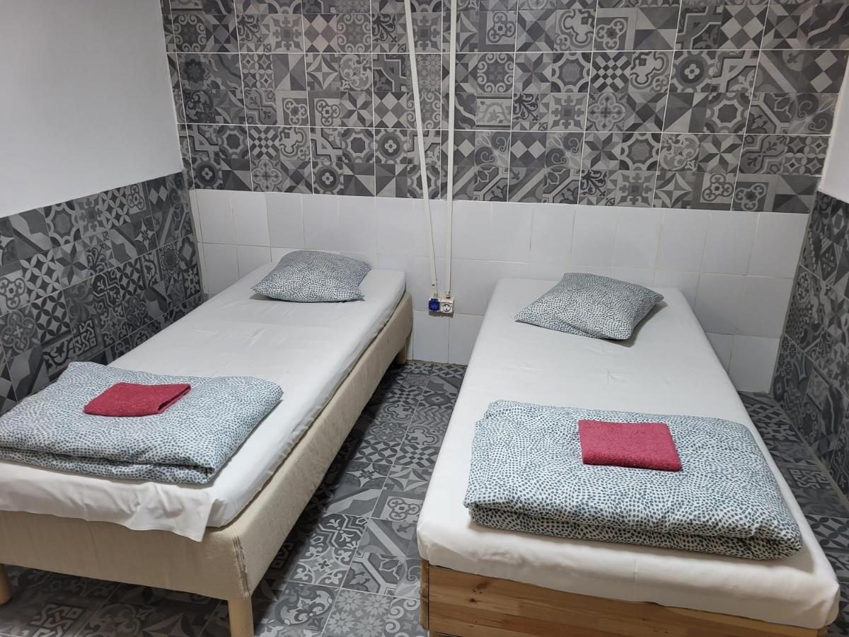 Banat 4 Hostel 布加勒斯特 外观 照片