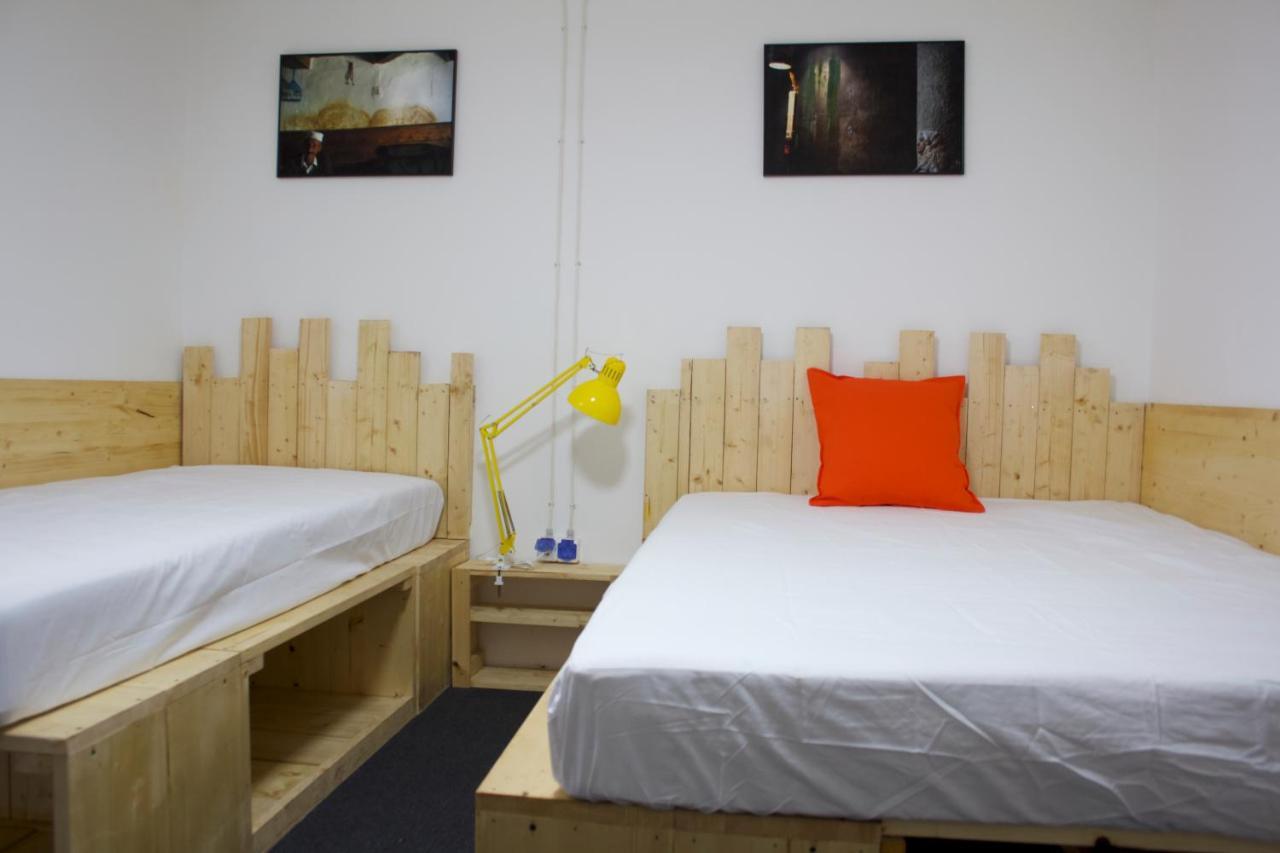 Banat 4 Hostel 布加勒斯特 外观 照片